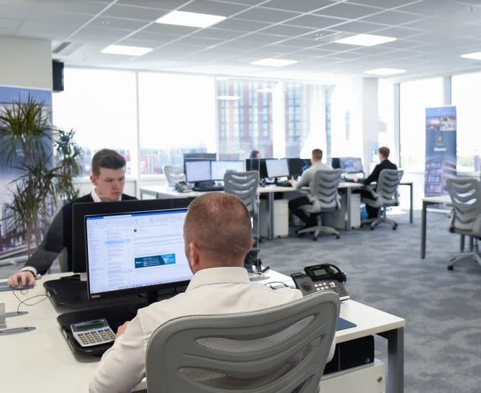 RWinvest: WhatsApp Centralizado para 45 Agentes